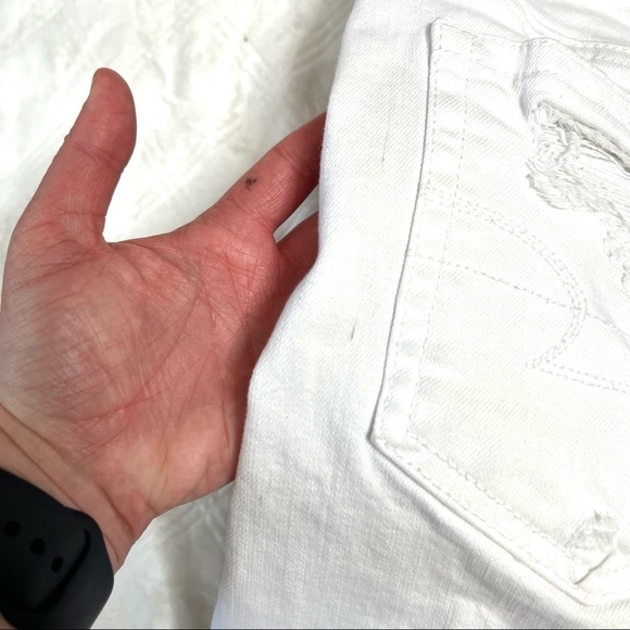 Y2K American Eagle High Rise Distressed Frayed White Denim Jean Mini Skirt Sz 2 - Picture 10 of 16